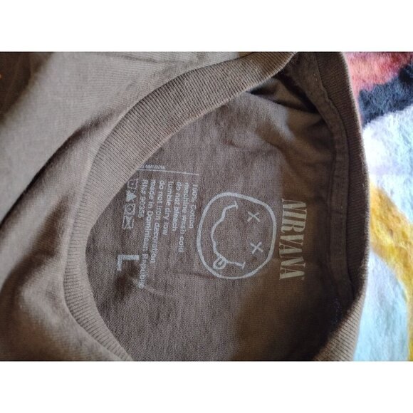 Nirvana official tshirt unisex Large new without tags - Picture 2 of 3